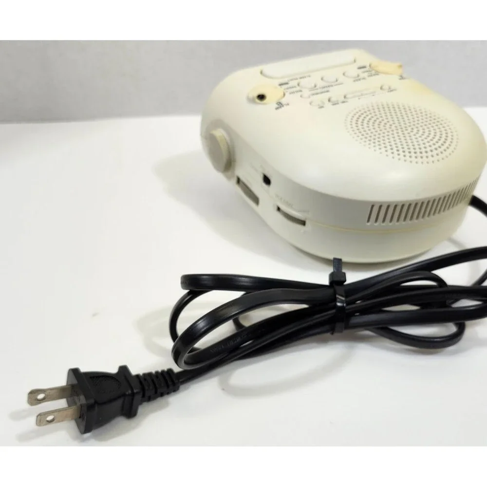 Sony Dream Machine AM/FM Dual Alarm Clock Radio Model ICF-C318 White